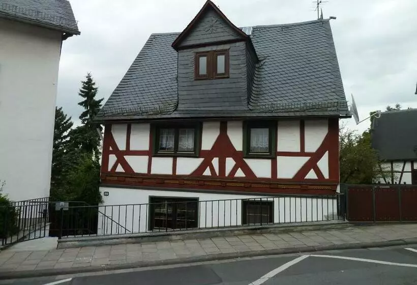 Aamiaismajoitus (B&B) Gästehaus Anja