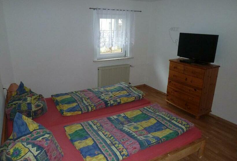 مبيت وإفطار Gästehaus Anja