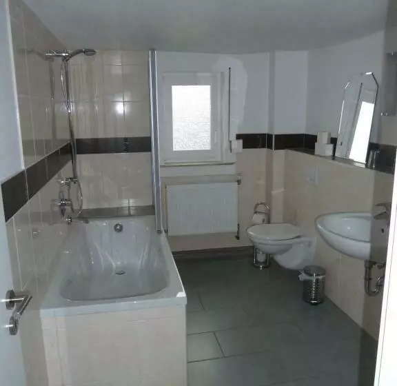 Aamiaismajoitus (B&B) Gästehaus Anja