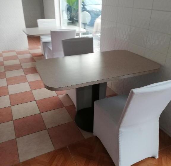 هتل Hôtel Saint Lazaros