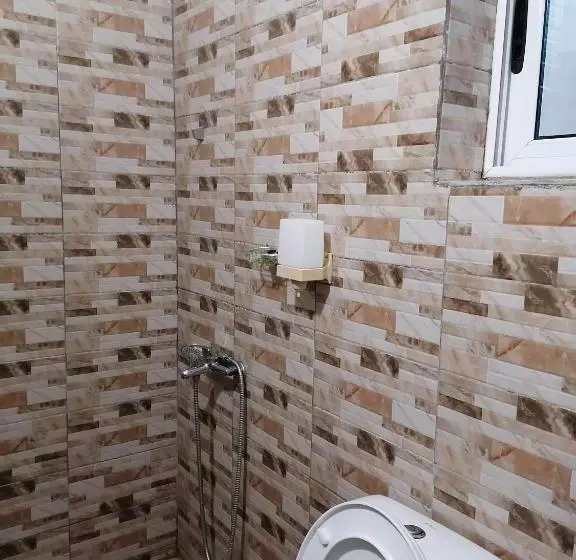 هتل Hôtel Saint Lazaros