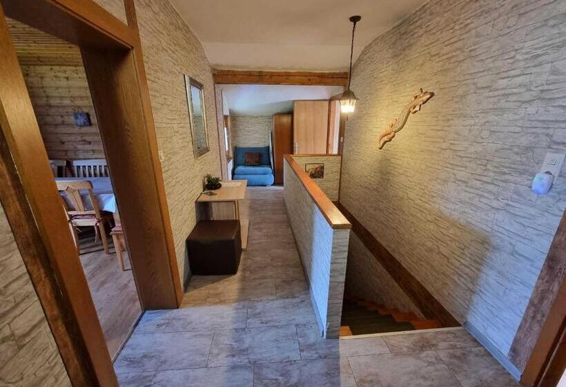 ペンション Apia House