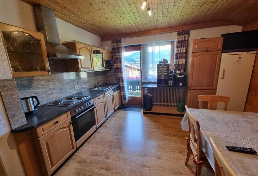 ペンション Apia House