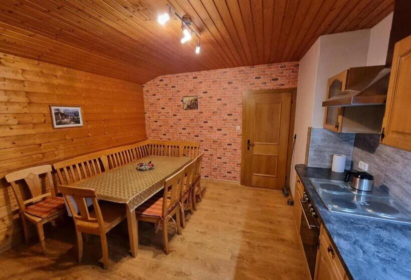 ペンション Apia House