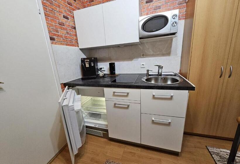 ペンション Apia House