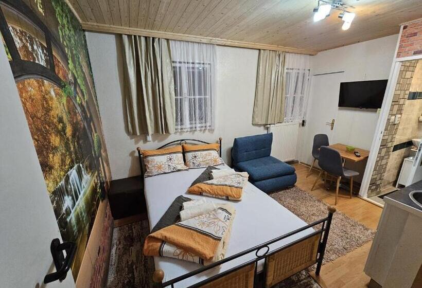 ペンション Apia House