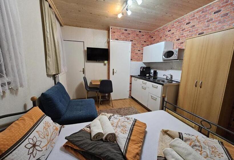 ペンション Apia House