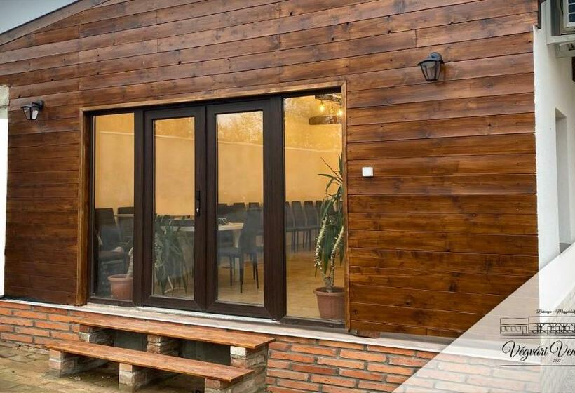 بنسيون Végvári Vendégház