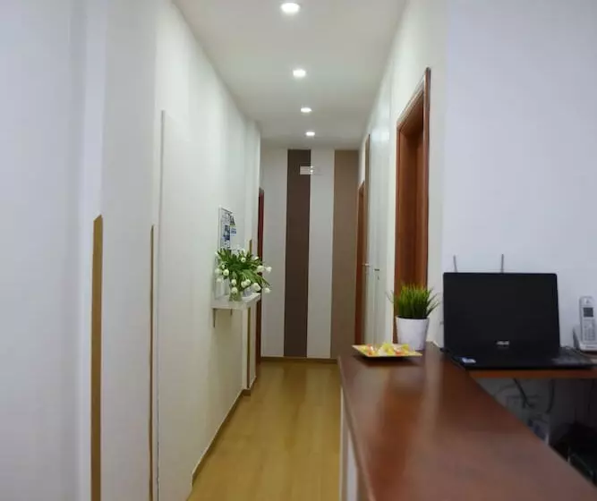 ベッドアンドブレックファースト The Night Guest House