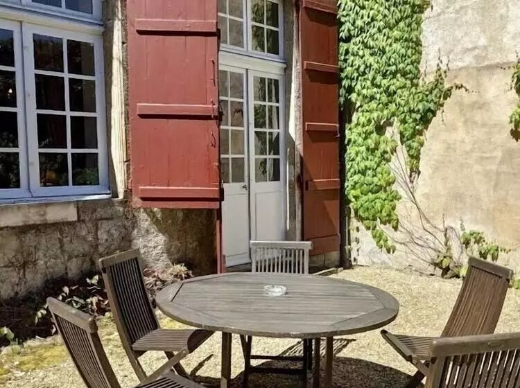 هتل Château D'Urtubie