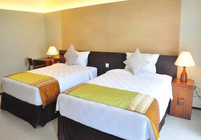 酒店 Neo+ Green Savana Sentul City