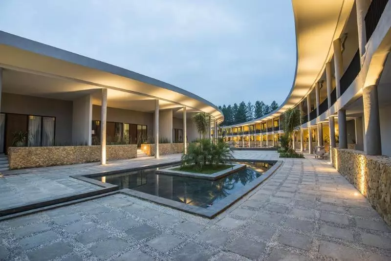 酒店 Neo+ Green Savana Sentul City