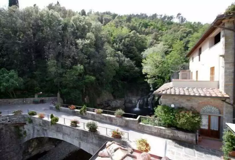 هتل La Ferriera Exclusive Resort Pool & Waterfall