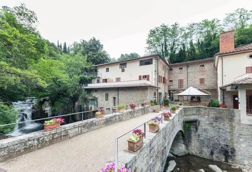 هتل La Ferriera Exclusive Resort Pool & Waterfall