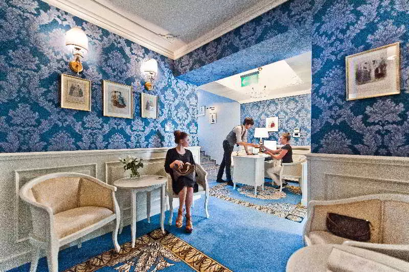 ホテル Schanel Residence