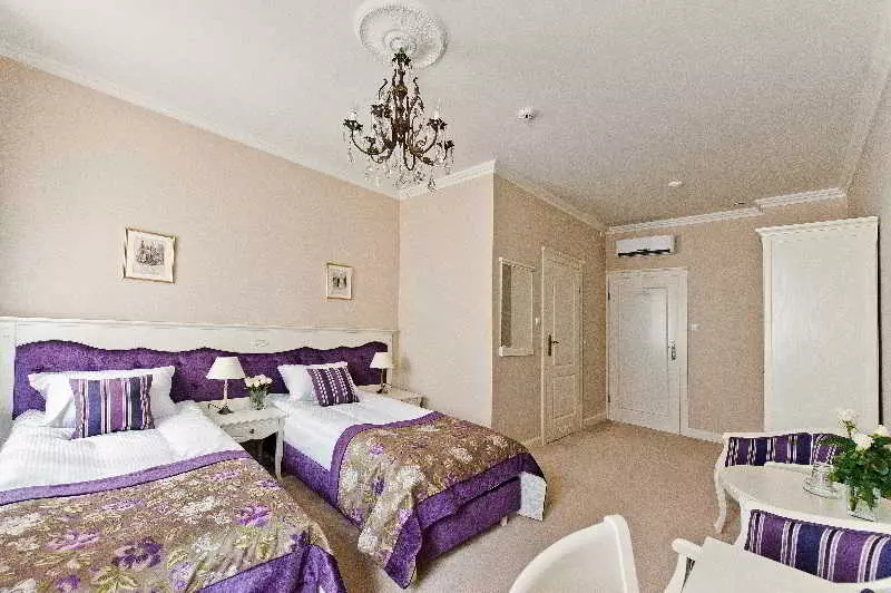 ホテル Schanel Residence