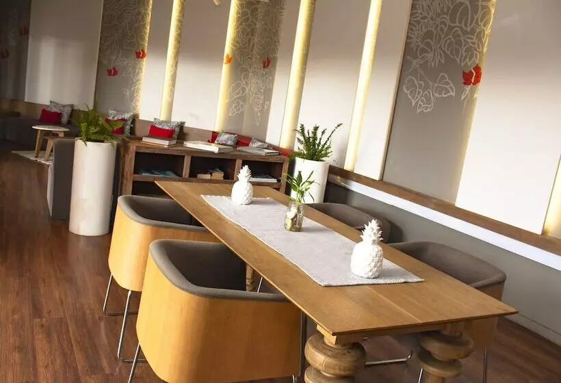 هتل The Address Boutique