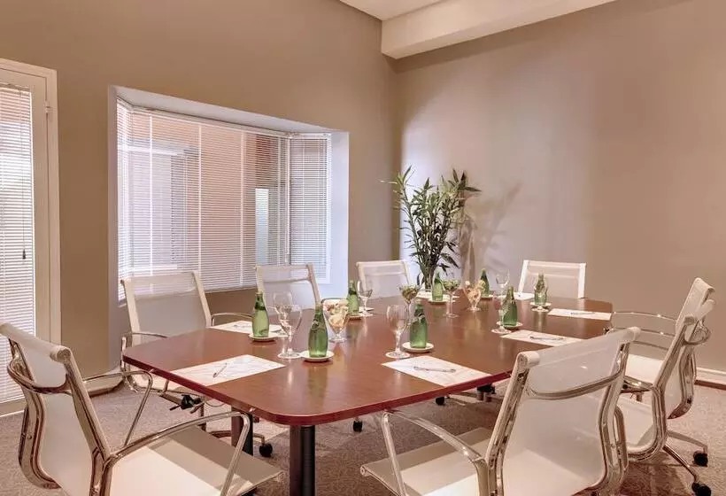 هتل The Address Boutique