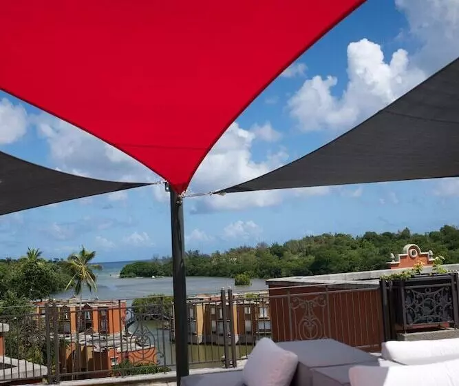 هتل The Address Boutique