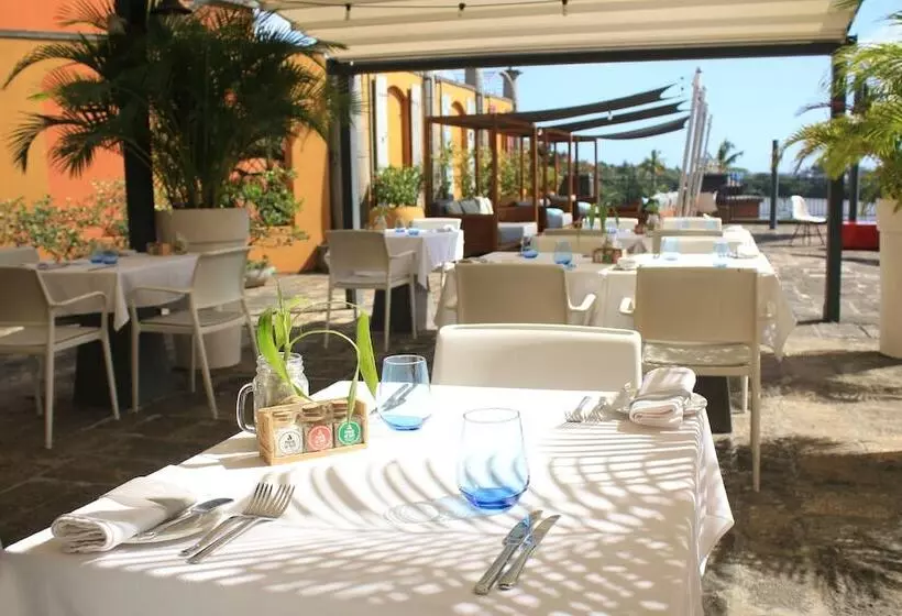 هتل The Address Boutique