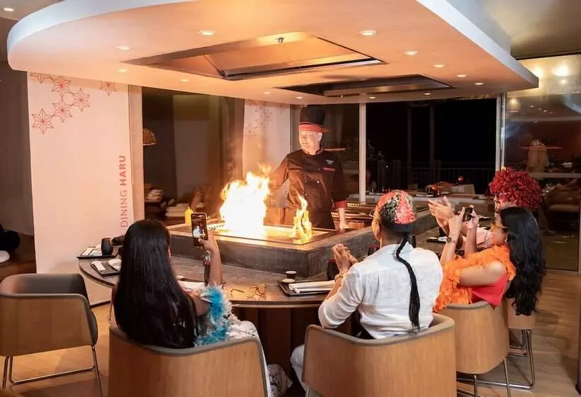 هتل The Address Boutique