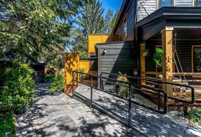 Общежитие The Herwood Inn