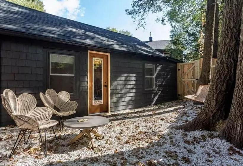 Retkeilymaja The Herwood Inn