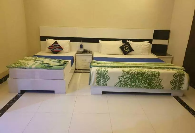 پانسیون Shelton Royal