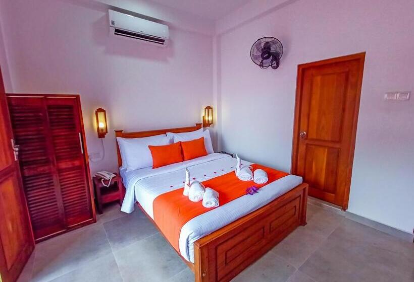 פנסיון Three Elephant Holiday Inn