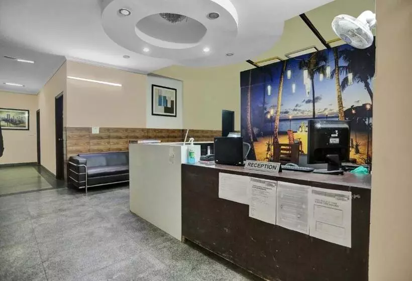 Hotelli Townhouse Happy Keys Near Iskcon Temple Noida