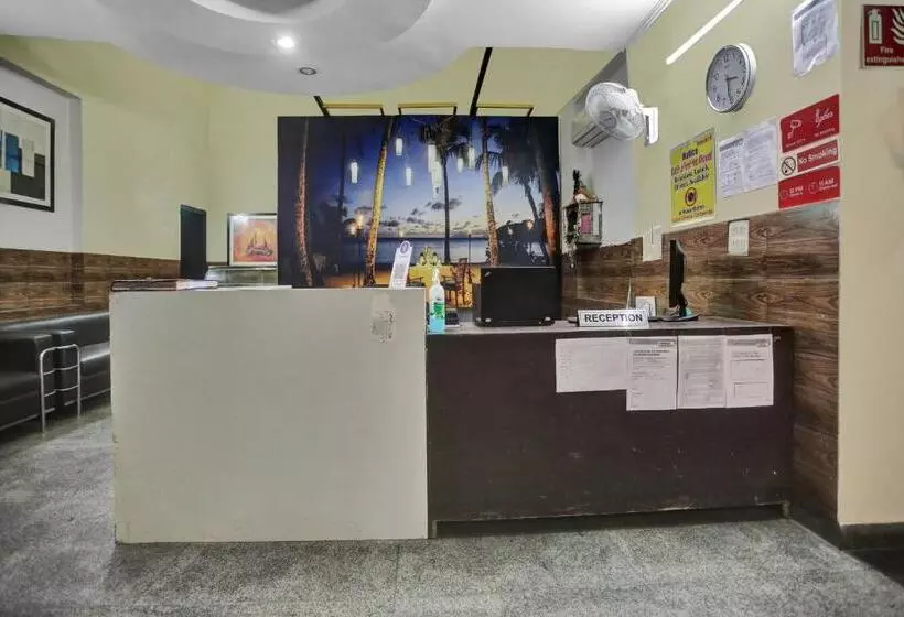 Hotelli Townhouse Happy Keys Near Iskcon Temple Noida