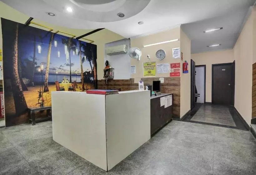 Hotelli Townhouse Happy Keys Near Iskcon Temple Noida