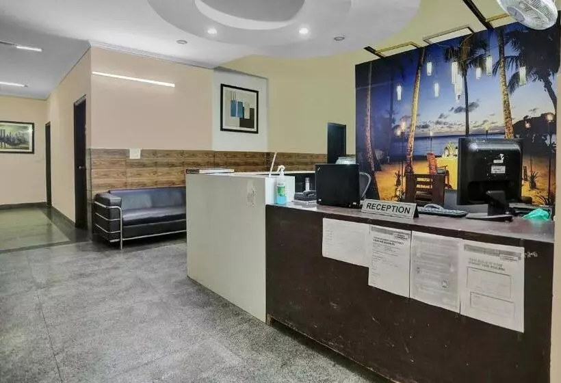 Hotelli Townhouse Happy Keys Near Iskcon Temple Noida