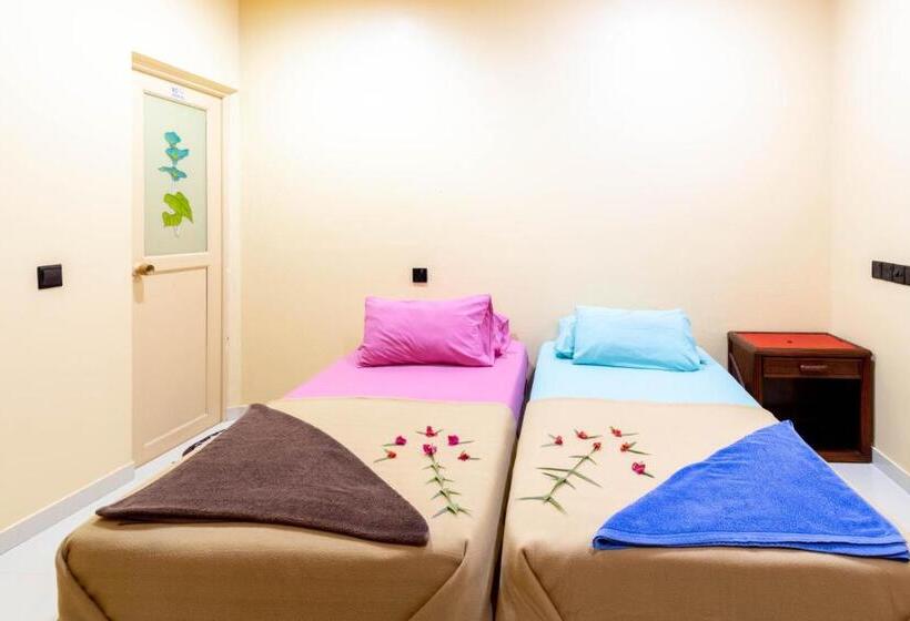 تختخواب و صبحانه Night Star Dhangethi