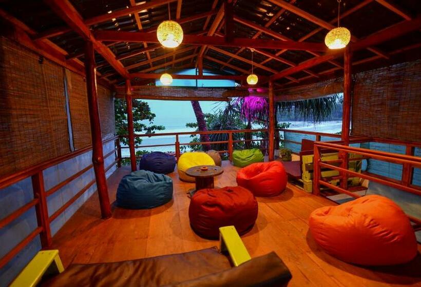 酒店 Palm Leaf Surf Cafe