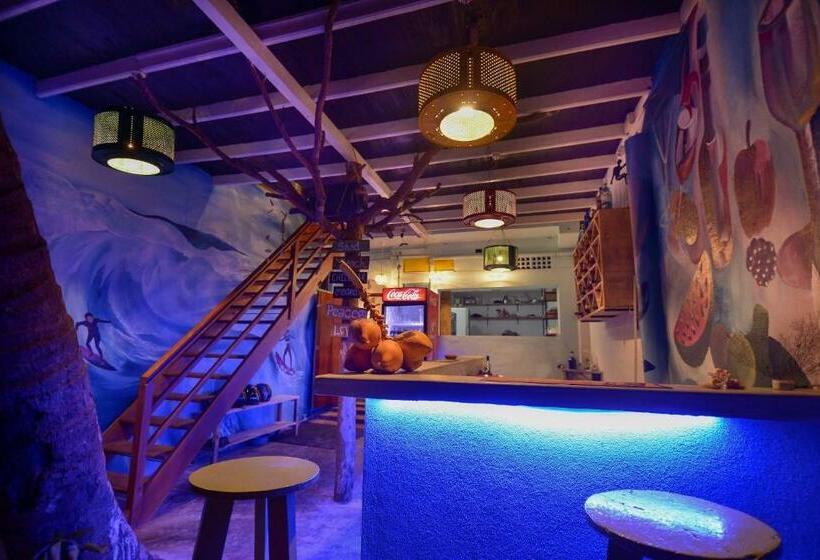 酒店 Palm Leaf Surf Cafe