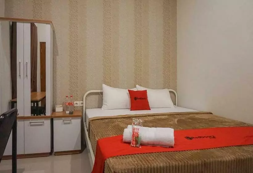 Hotelli Reddoorz Plus @ Karangploso