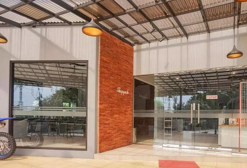 Hotelli Reddoorz Plus @ Karangploso