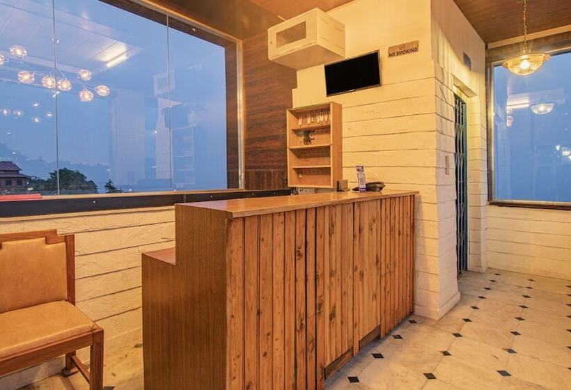 ホテル Treebo Raj Mall Road