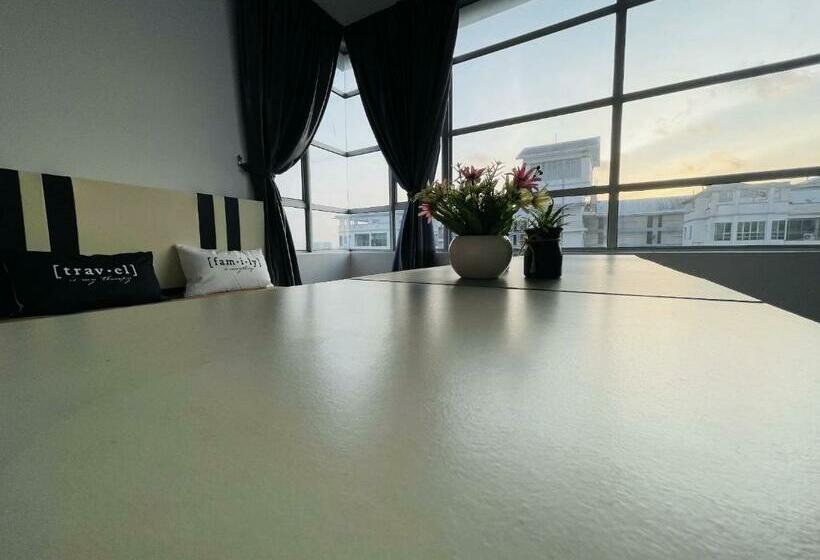 فندق Oyo 90421 Suriamas Suites Condominum 2