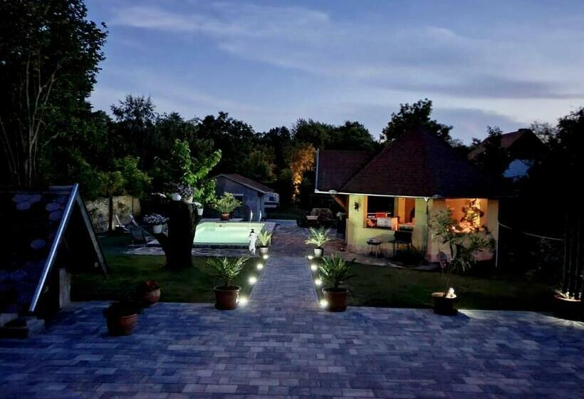 بنسيون Sipos Vendég és Apartmanház