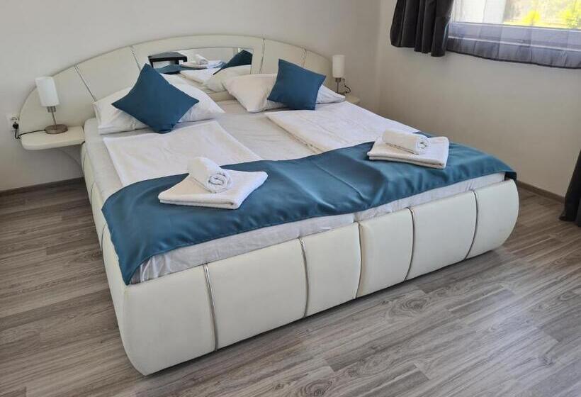 بنسيون Sipos Vendég és Apartmanház