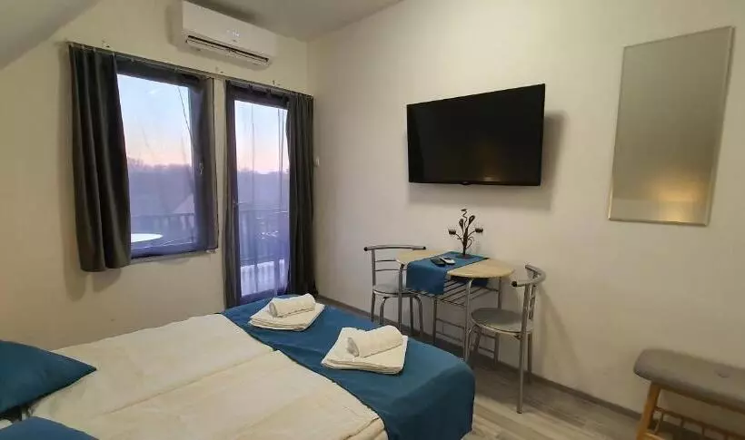 ペンション Sipos Vendég és Apartmanház