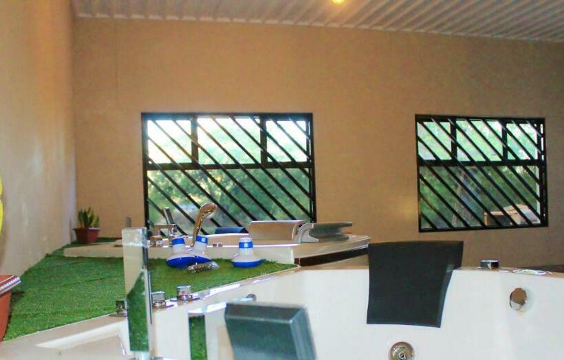 ベッドアンドブレックファースト Abenab Lodge & Tours Cc