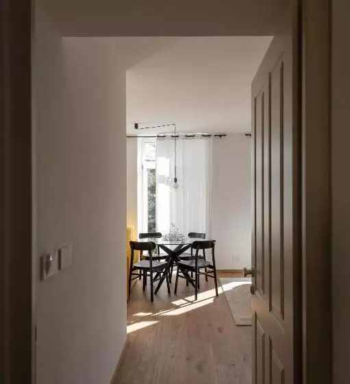 تختخواب و صبحانه Guesthouse Diwine