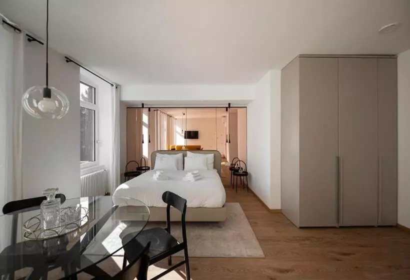 تختخواب و صبحانه Guesthouse Diwine