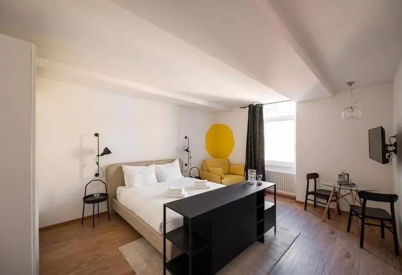 تختخواب و صبحانه Guesthouse Diwine