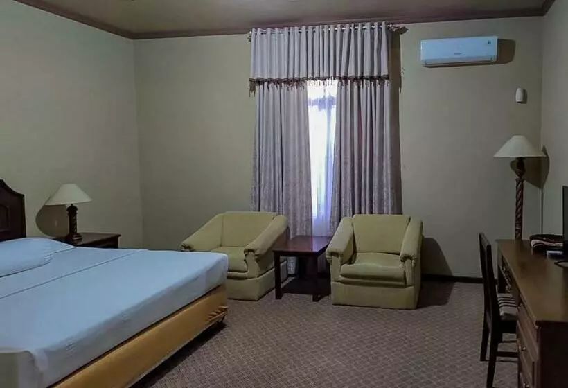 ホテル Indiana Syariah Mitra Reddoorz