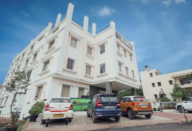 Отель Revaas Lake View Boutique Stay