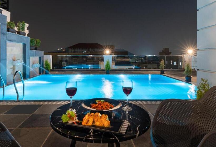 Отель Revaas Lake View Boutique Stay